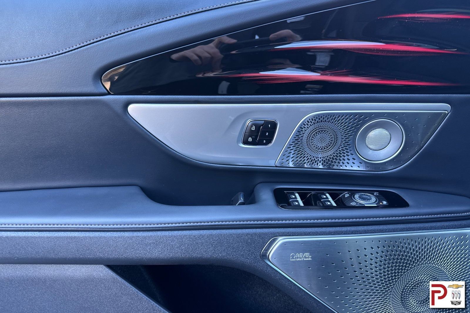 Used 2025 Lincoln Nautilus Reserve w/ Equipment Group 203A AWD/4WD image 11