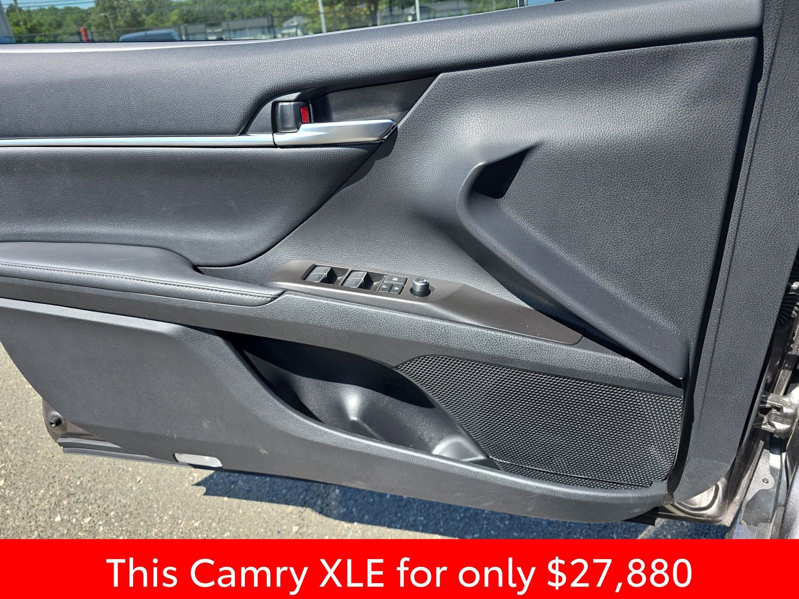 Used 2024 Toyota Camry XLE FWD image 33