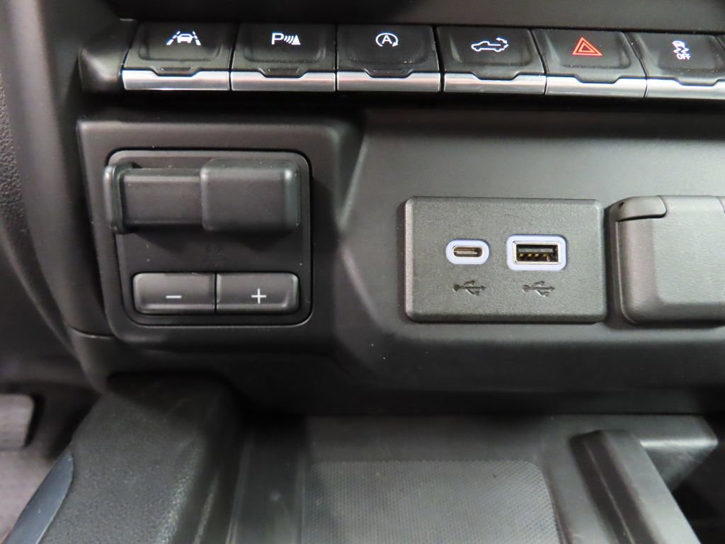 Used 2019 Chevrolet Silverado 1500 High Country w/ High Country Premium Package AWD/4WD image 69
