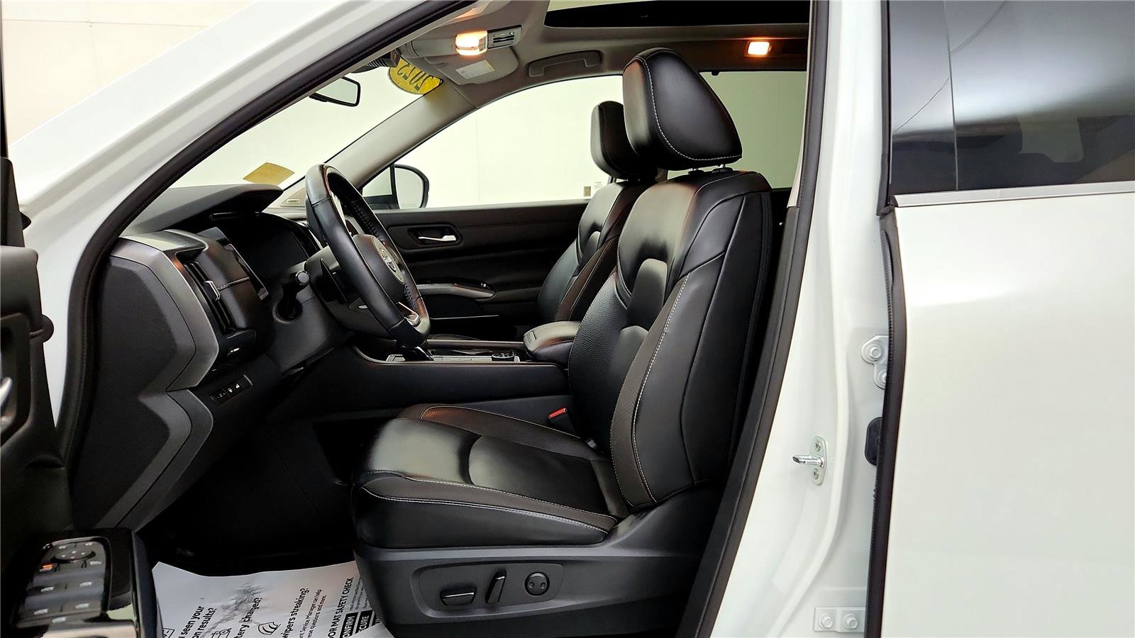 Used 2023 Nissan Pathfinder SL w/ SL Premium Package image 38