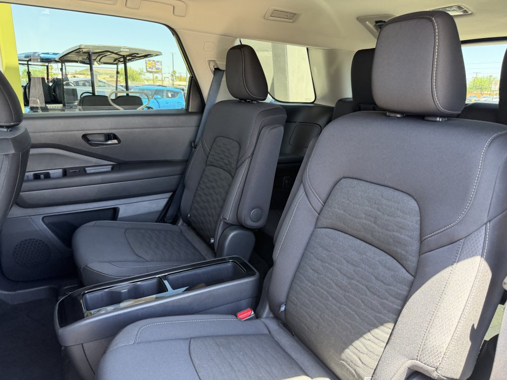 Used 2025 Nissan Pathfinder SV w/ SV Premium Package FWD image 35