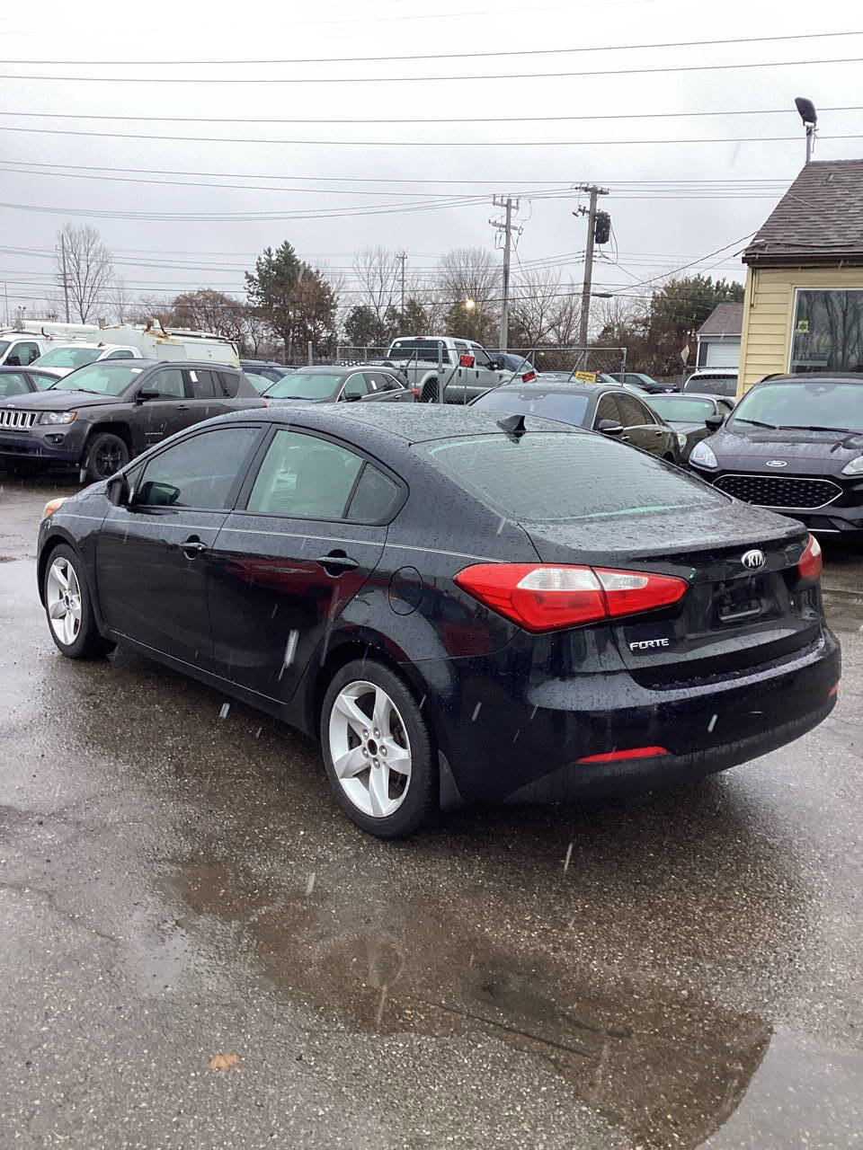Used 2014 Kia Forte LX image 2