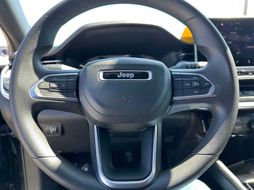 Used 2023 Jeep Compass Sport image 29