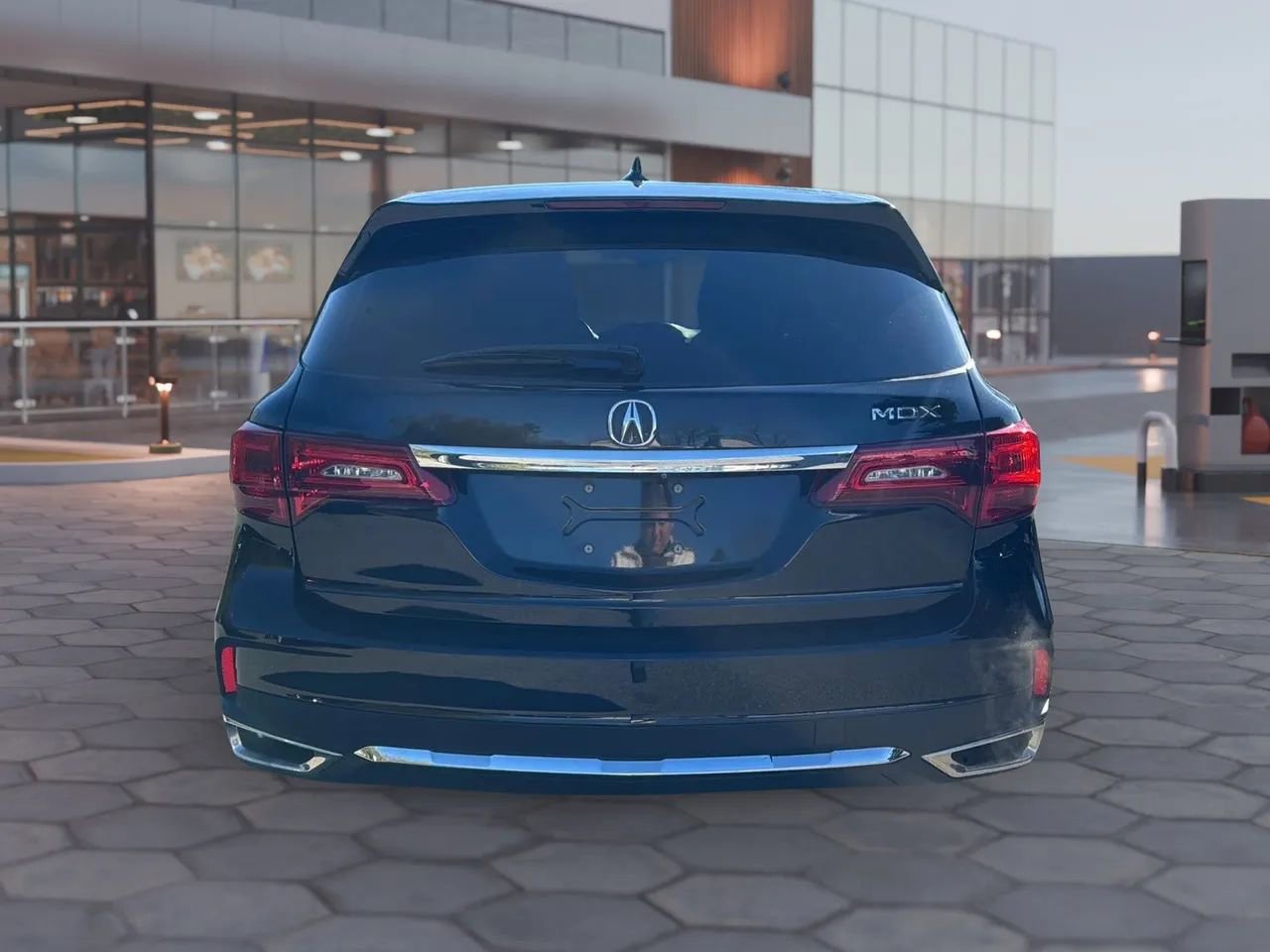 Used 2018 Acura MDX FWD w/ Technology Package image 6