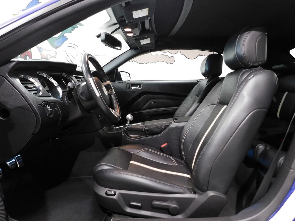 Used 2013 Ford Mustang GT Premium w/ Electronics Pkg RWD image 39