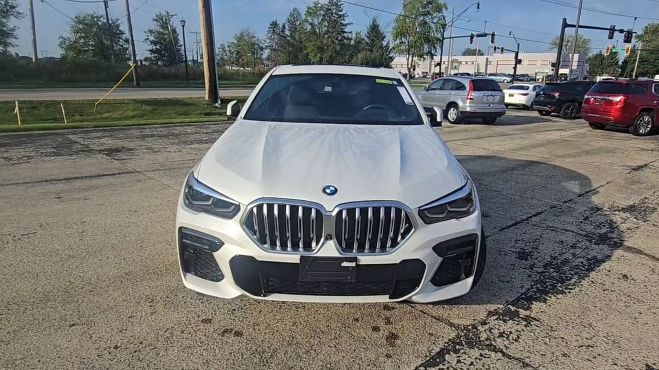 Used 2022 BMW X6 xDrive40i AWD/4WD image 3