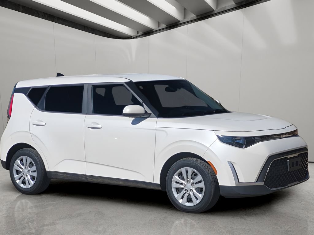 Used 2023 Kia Soul LX FWD image 5
