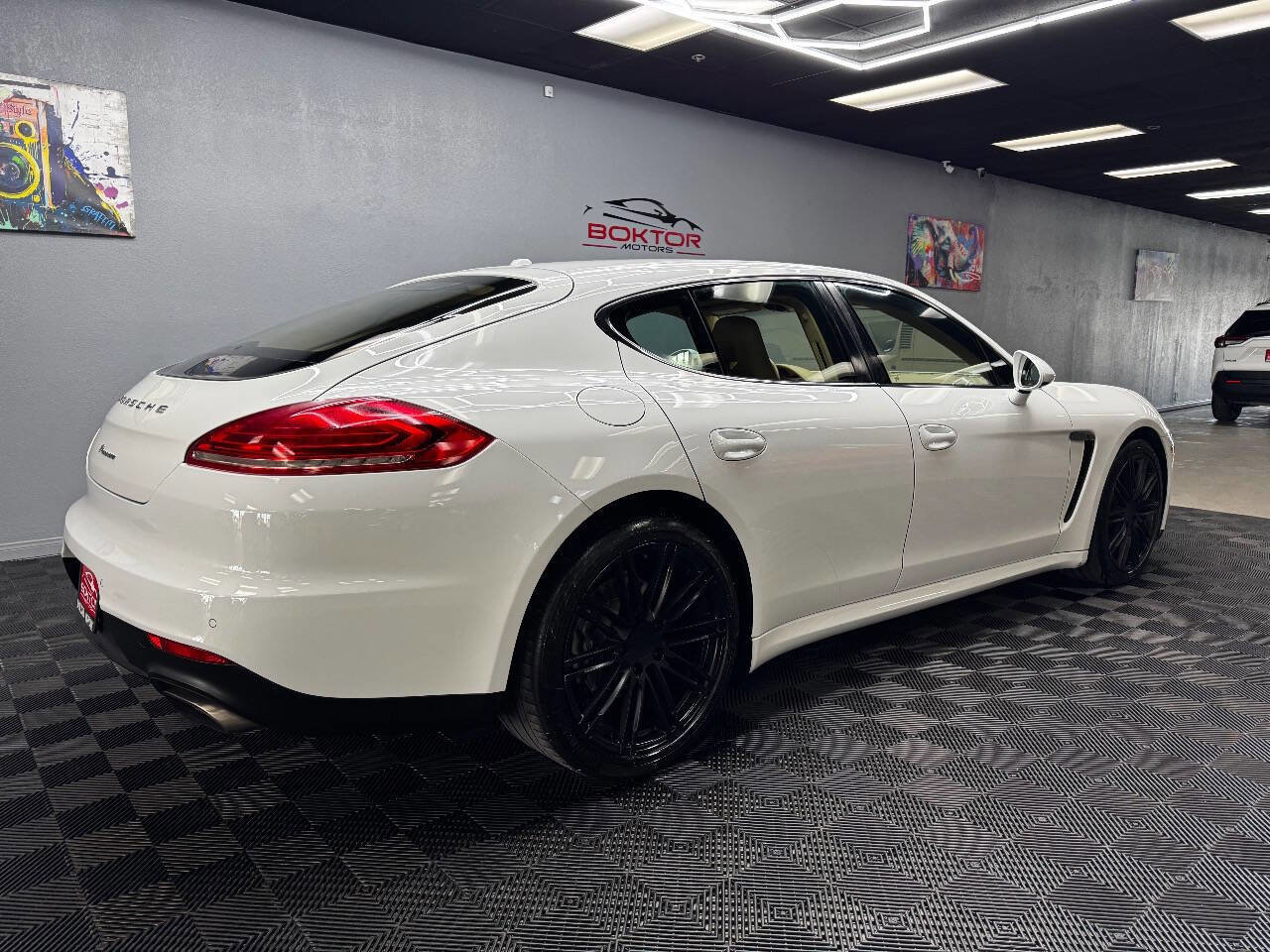 Used 2015 Porsche Panamera 4 image 13