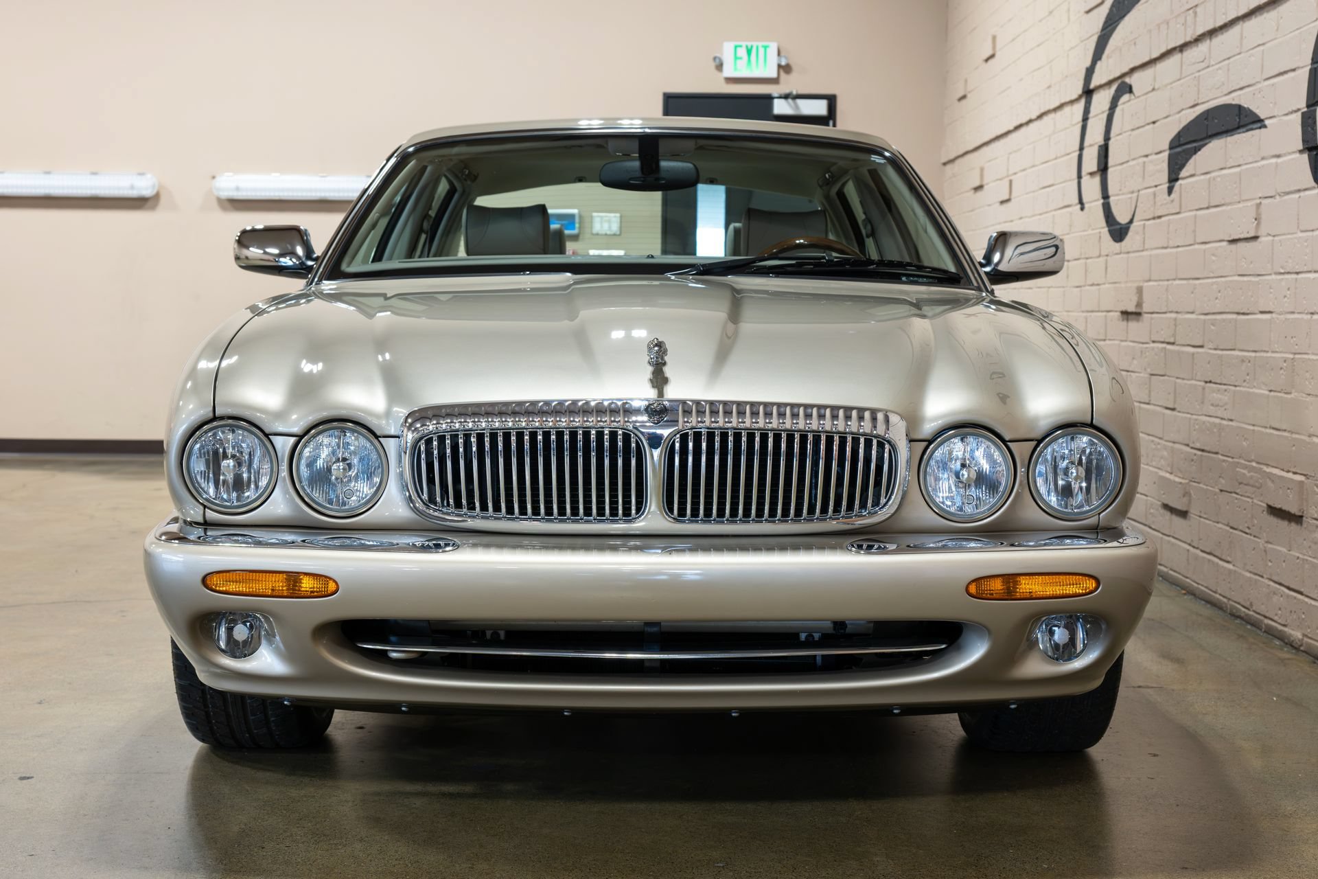 Used 2001 Jaguar XJ Supercharged RWD image 16