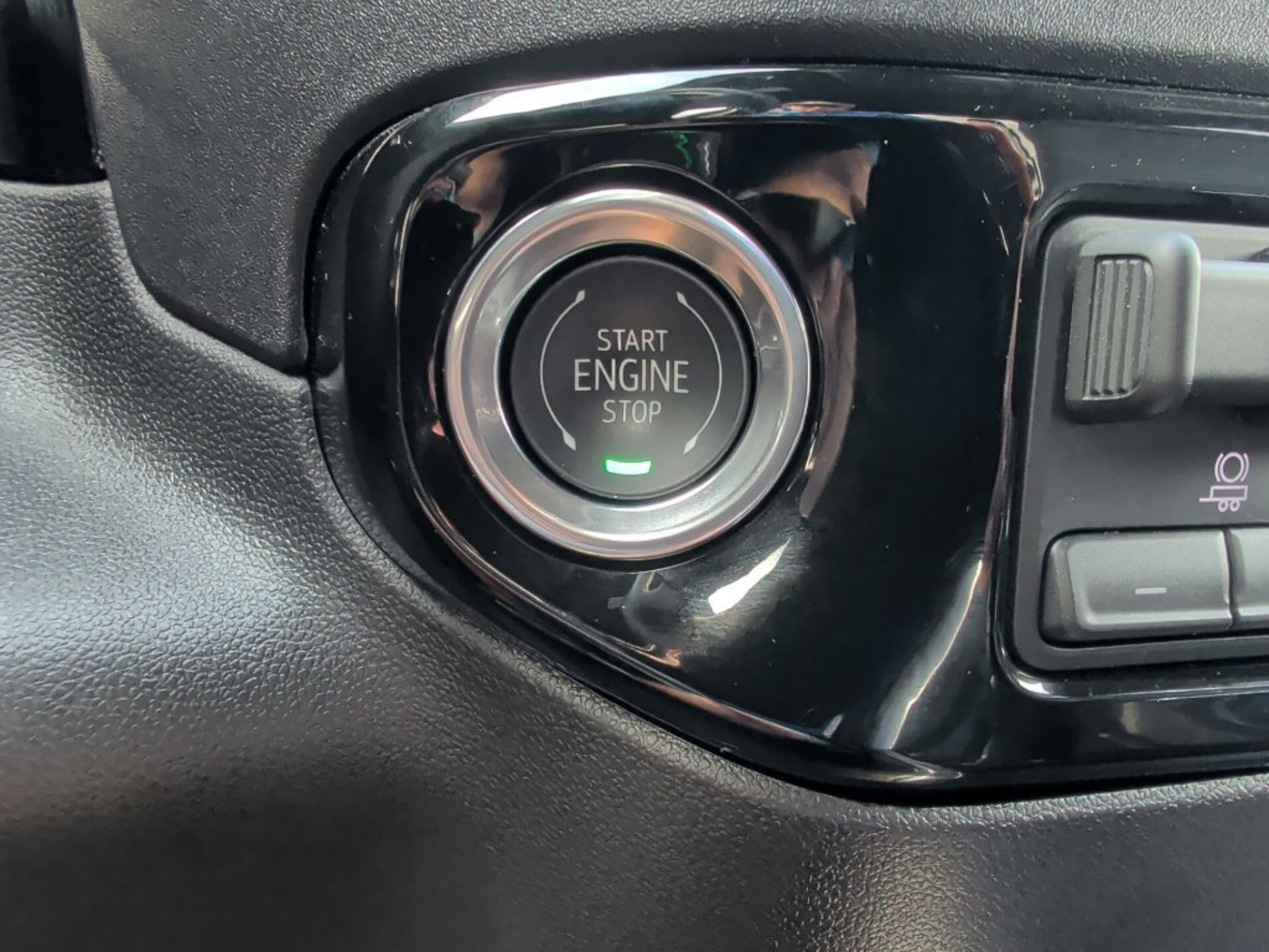 Used 2026 Chevrolet Silverado 1500 LTZ AWD/4WD image 25