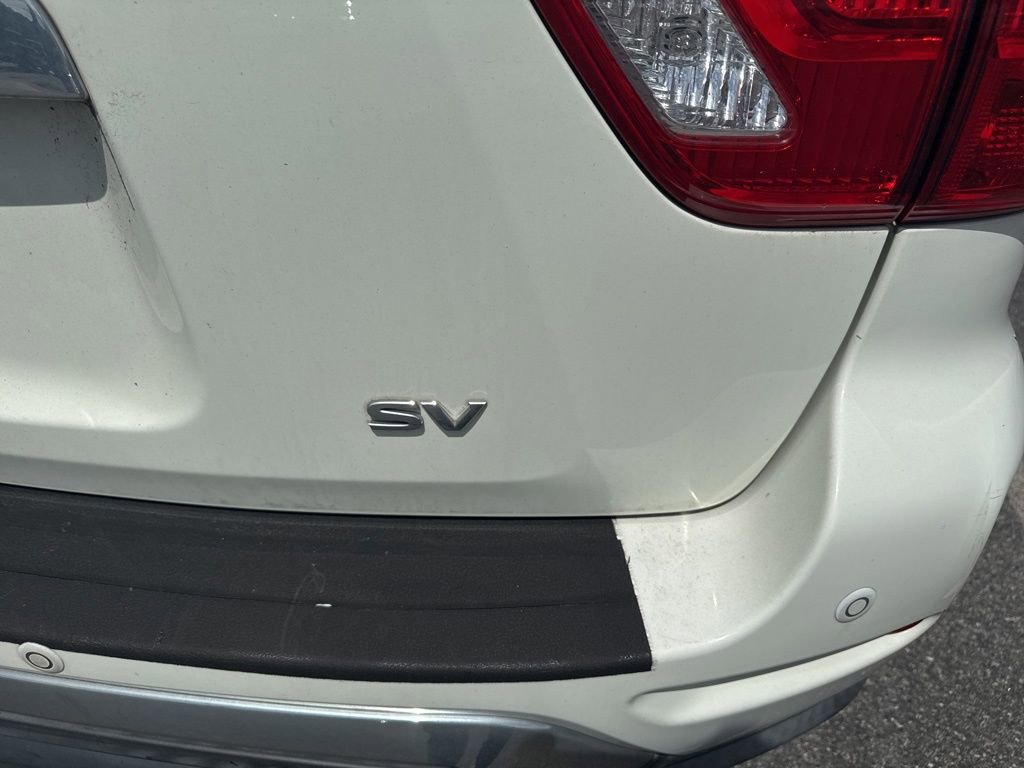 Used 2017 Nissan Pathfinder SV FWD image 8