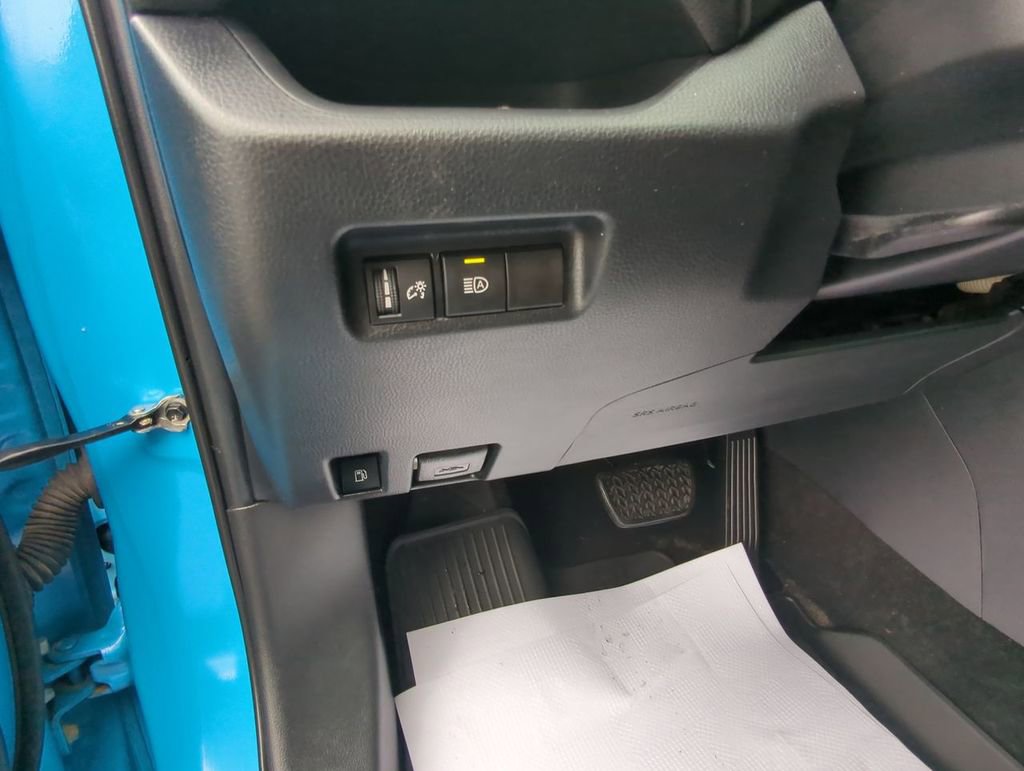 Used 2020 Toyota RAV4 LE w/ All Weather Liner Package AWD/4WD image 14