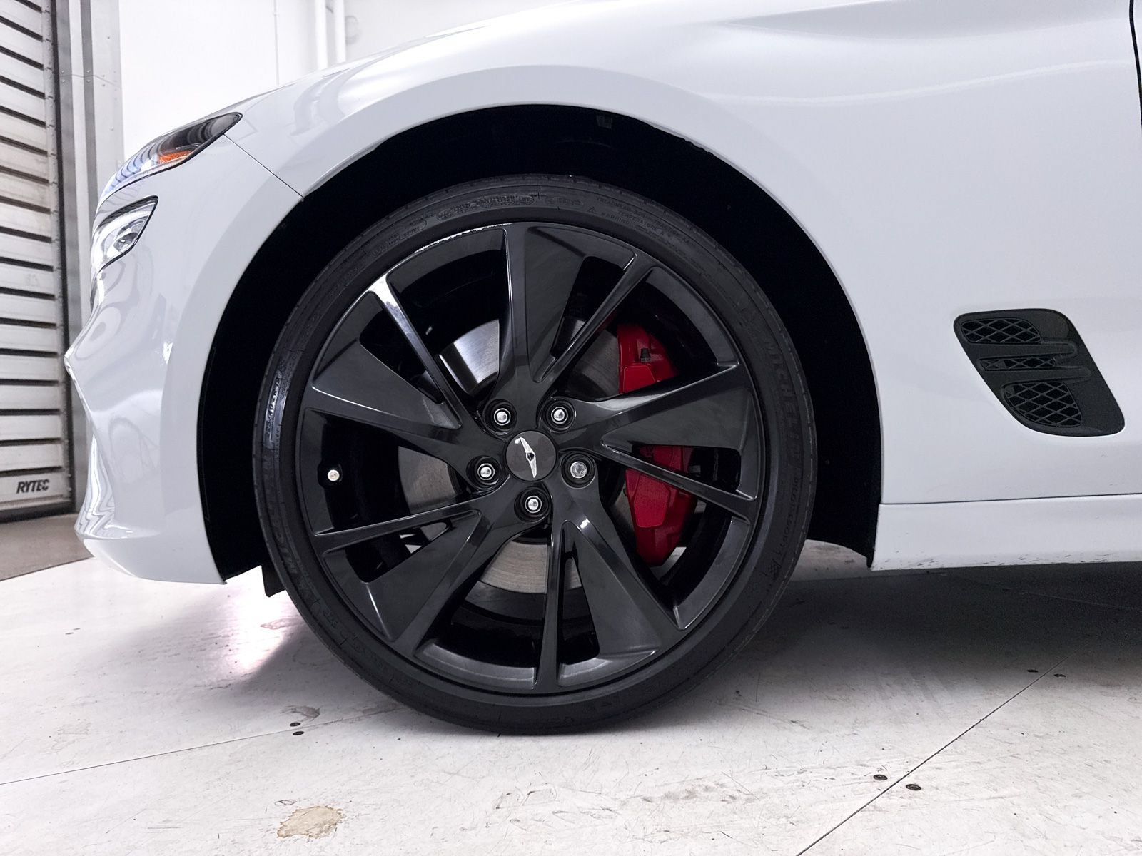 Used 2023 Genesis G70 3.3T w/ Sport Prestige Package RWD image 17
