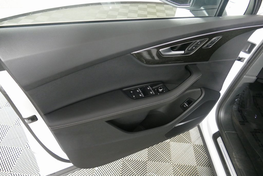Used 2025 Audi Q7 3.0T Premium Plus image 11