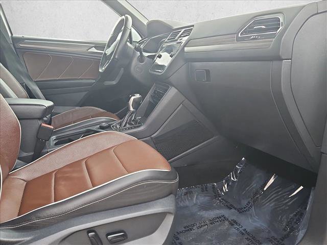 Used 2022 Volkswagen Tiguan SEL R-Line image 24