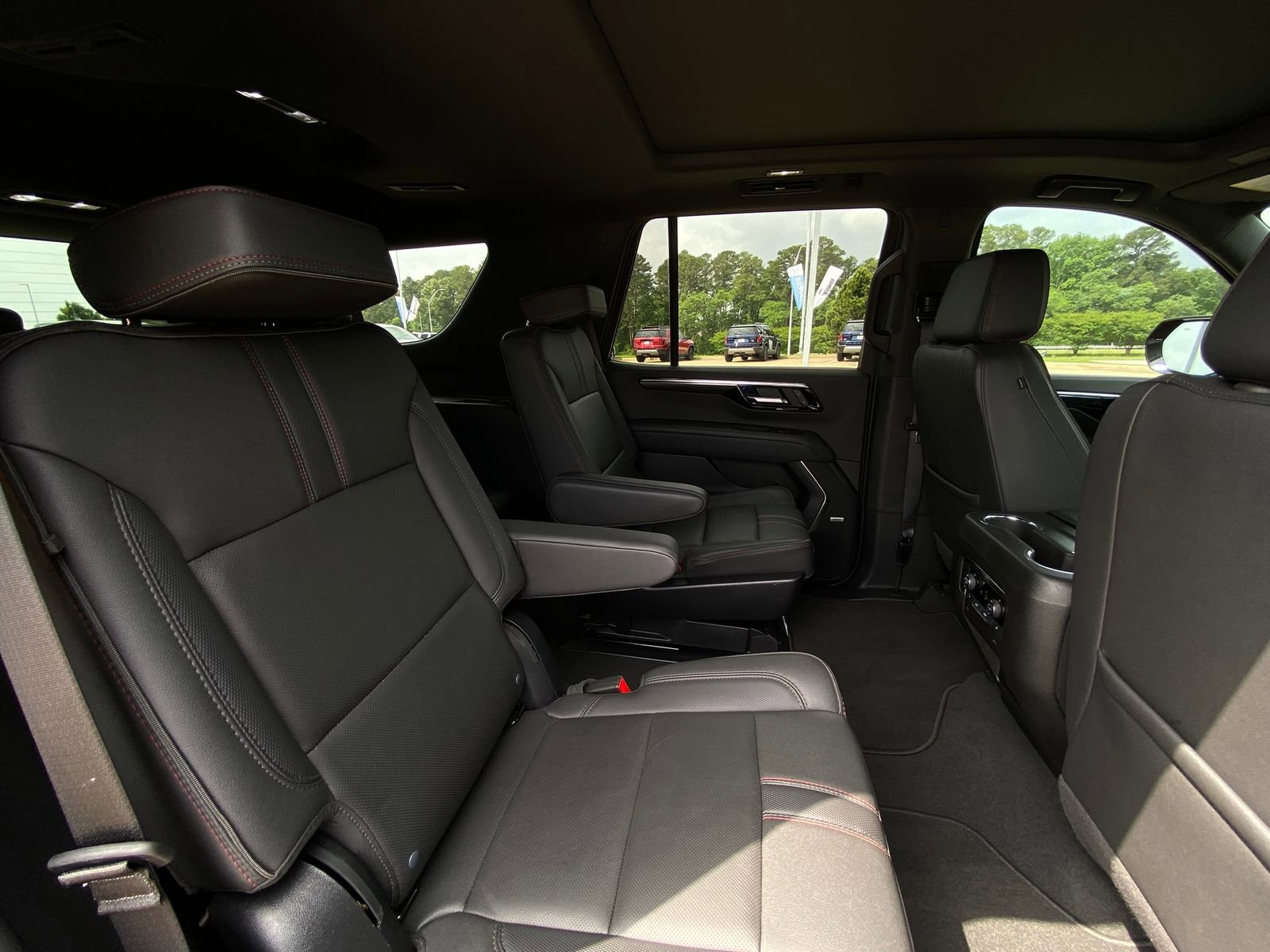 Used 2025 Chevrolet Tahoe RST w/ Comfort Package AWD/4WD image 30