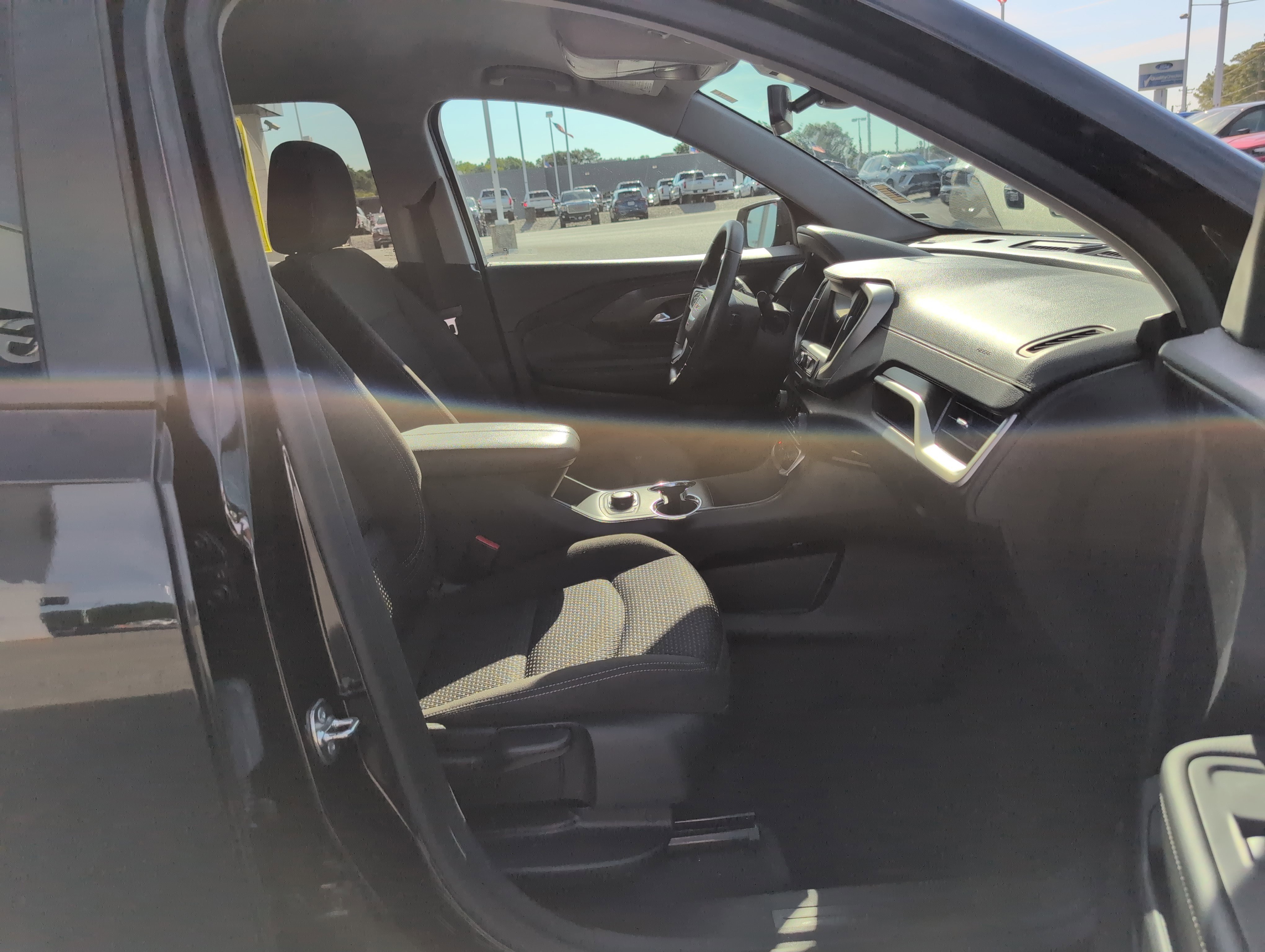 Used 2024 GMC Terrain SLE image 31