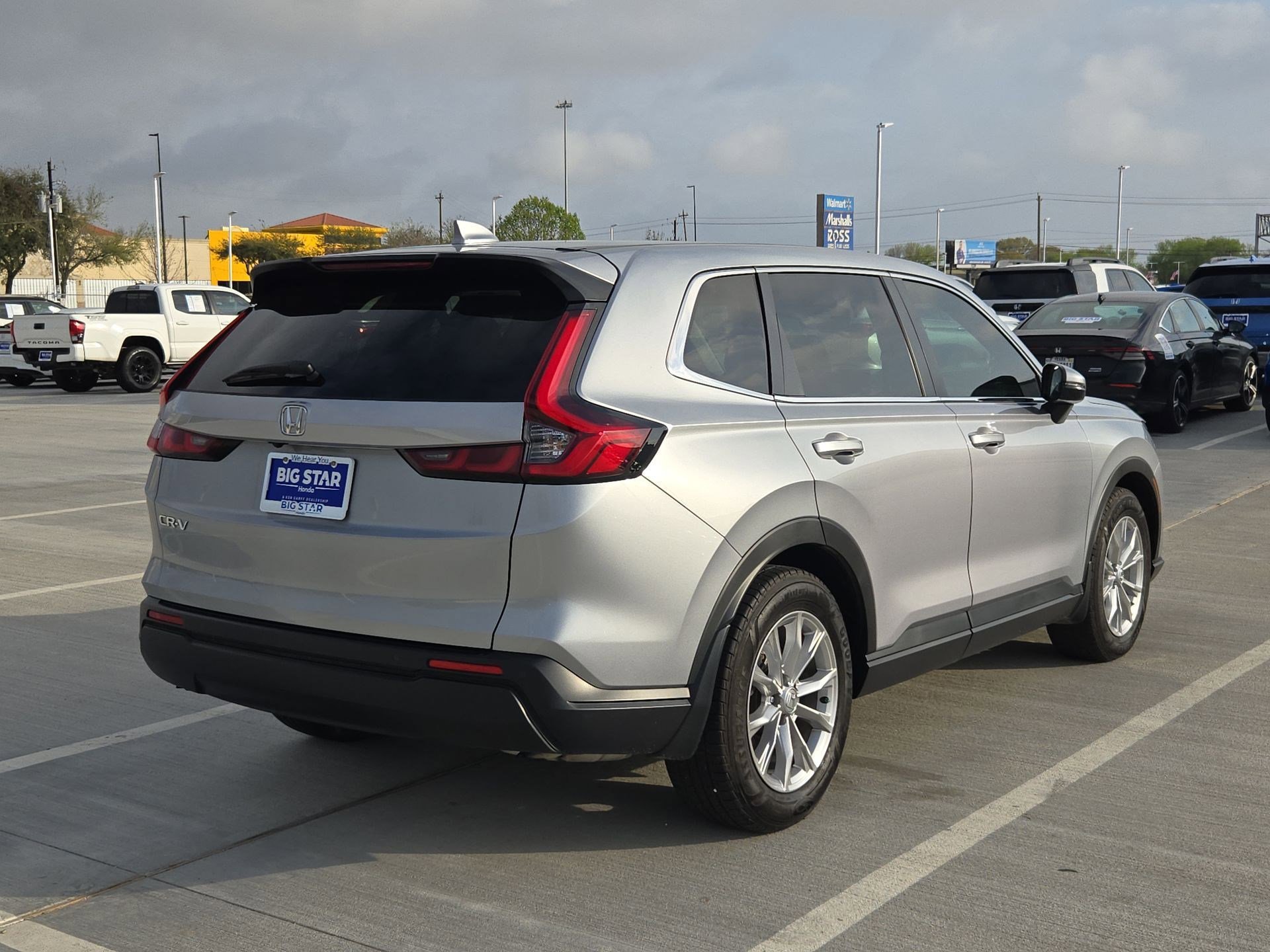 Used 2023 Honda CR-V EX-L image 3