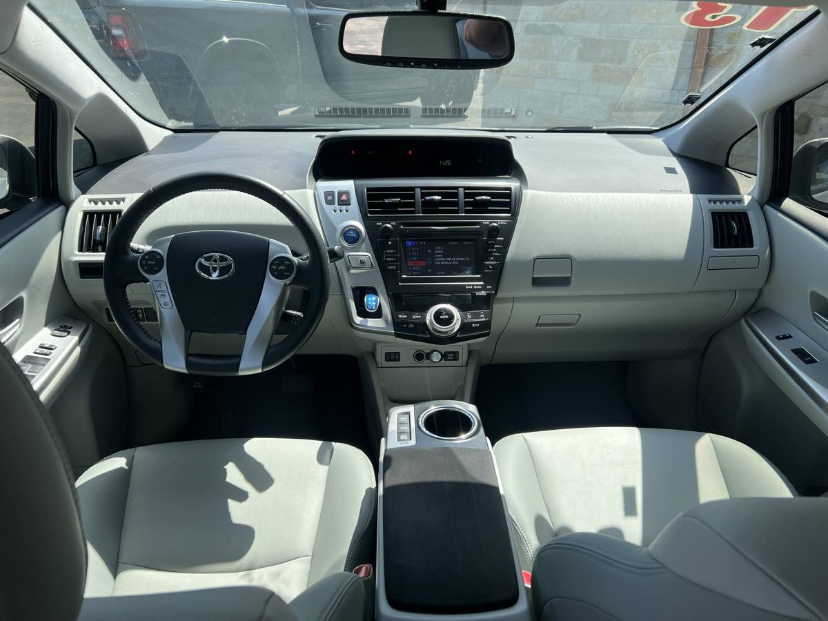 Used 2013 Toyota Prius V Five FWD image 10