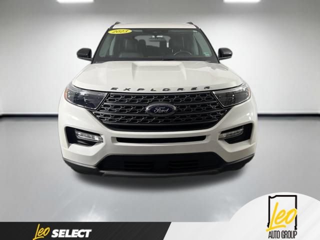Used 2023 Ford Explorer XLT w/ Equipment Group 202A AWD/4WD image 2
