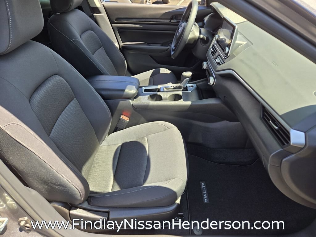 Used 2025 Nissan Altima 2.5 S FWD image 15