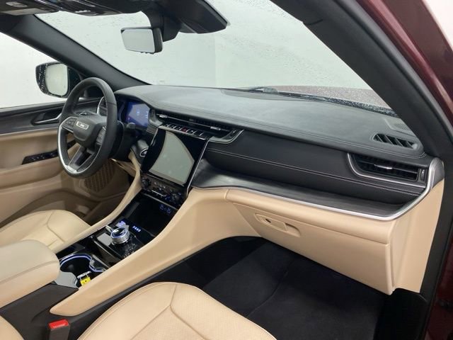 Used 2023 Jeep Grand Cherokee Limited w/ Luxury Tech Group II image 27
