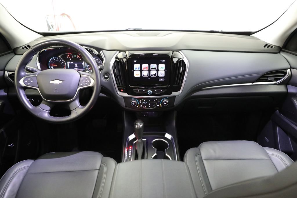 Used 2019 Chevrolet Traverse LT w/ LT Premium Package image 2