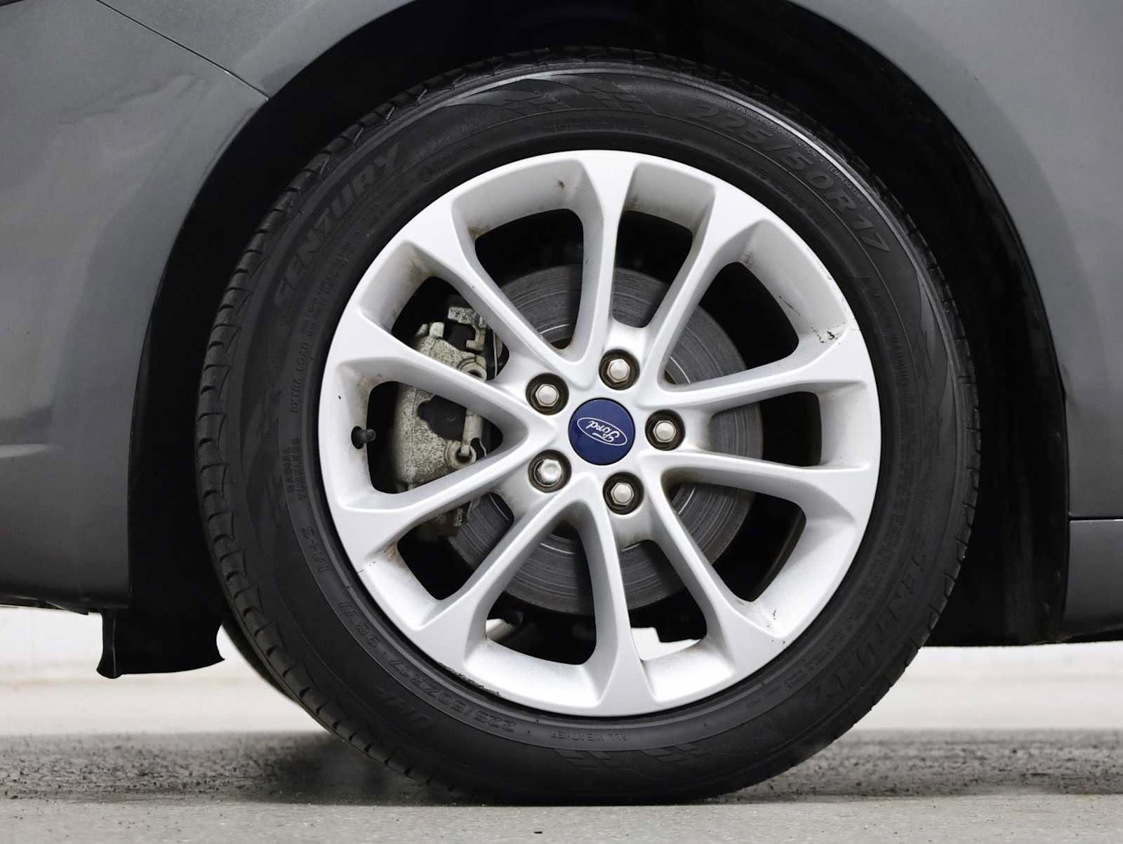 Used 2019 Ford Fusion SE FWD image 37