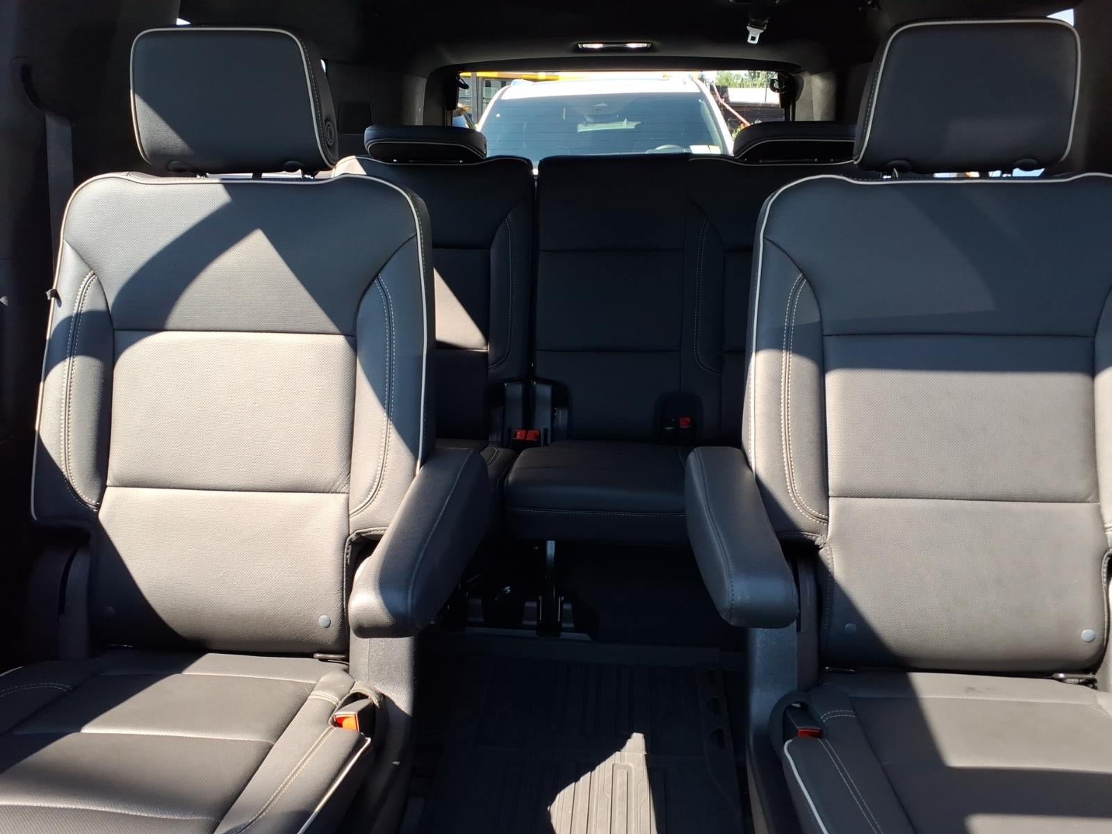 Used 2023 GMC Yukon XL SLT w/ SLT Premium Package AWD/4WD image 33