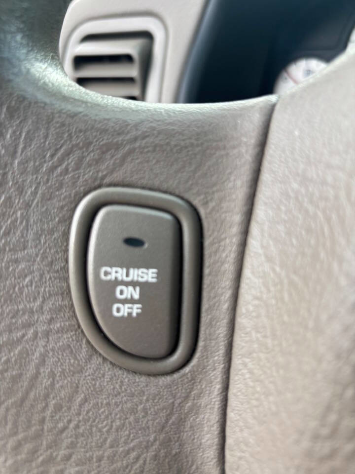 Used 2003 Saturn L-Series LW300 w/ Convenience Pkg image 10