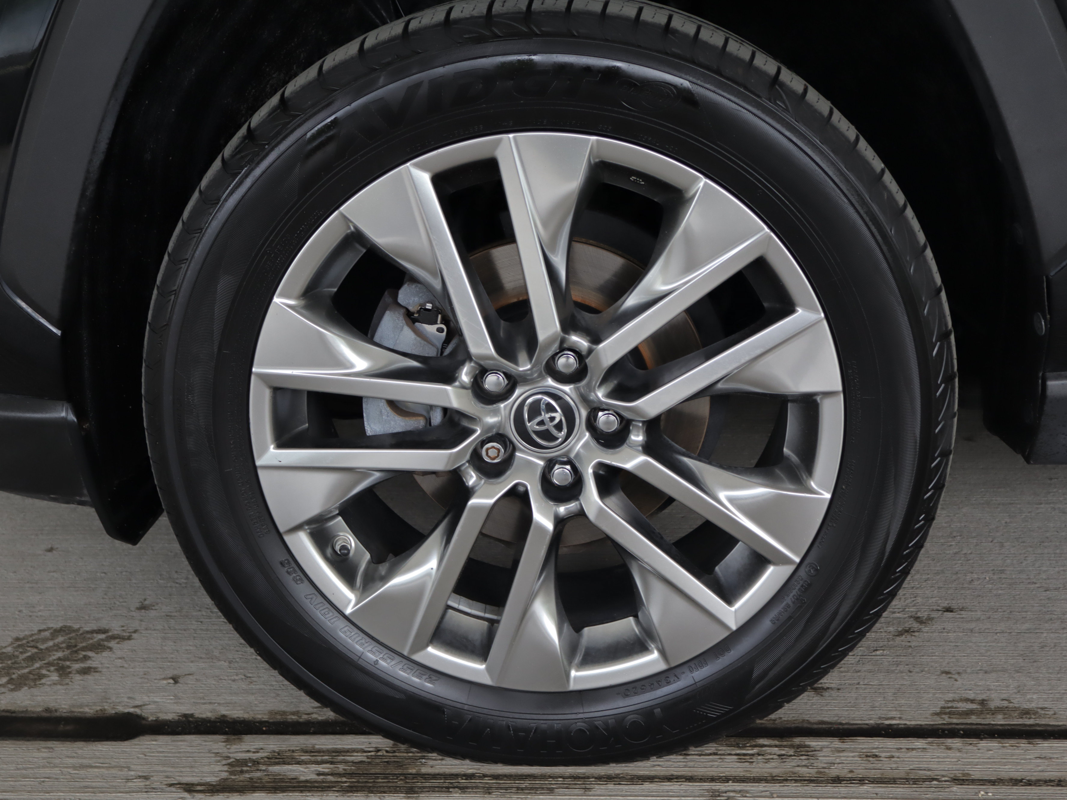 Used 2019 Toyota RAV4 Limited w/ Advanced Technology Package AWD/4WD image 28