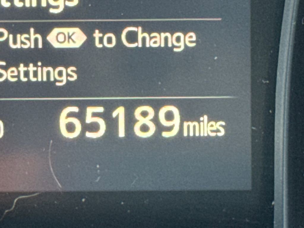 Used 2018 Toyota Camry LE image 20