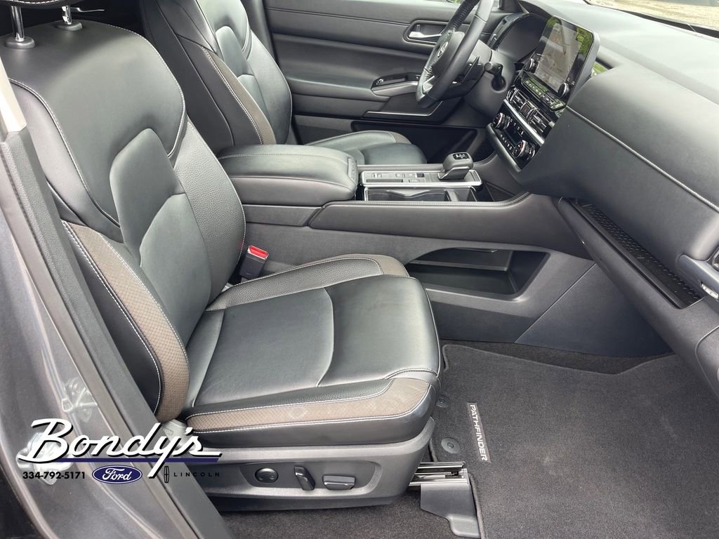 Used 2024 Nissan Pathfinder SL w/ SL Premium Package image 18