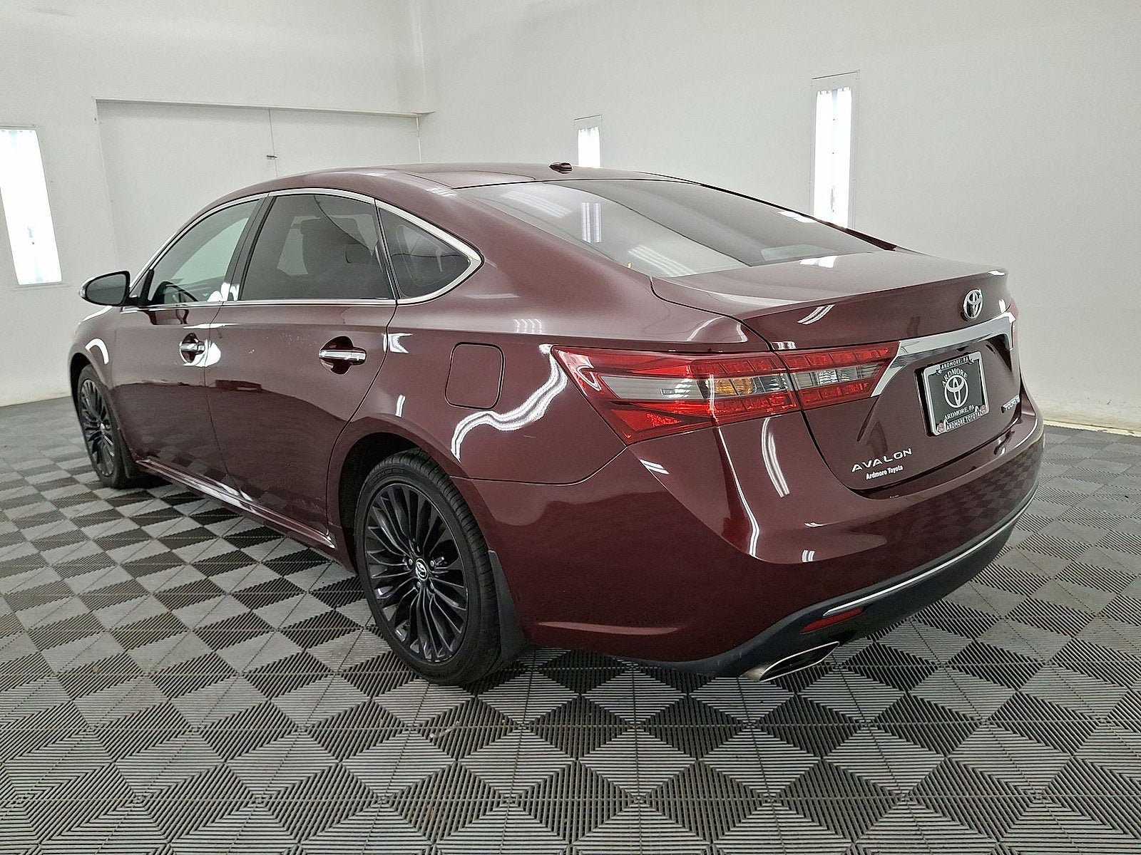 Used 2016 Toyota Avalon Touring FWD image 14