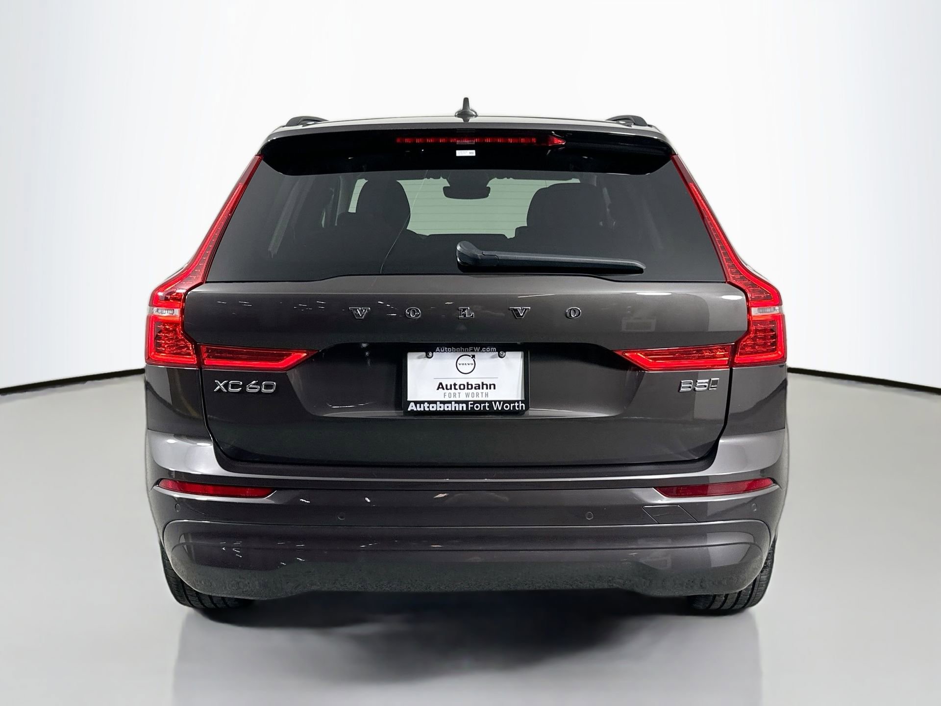 Certified 2022 Volvo XC60 B5 Momentum w/ Advanced Package image 7