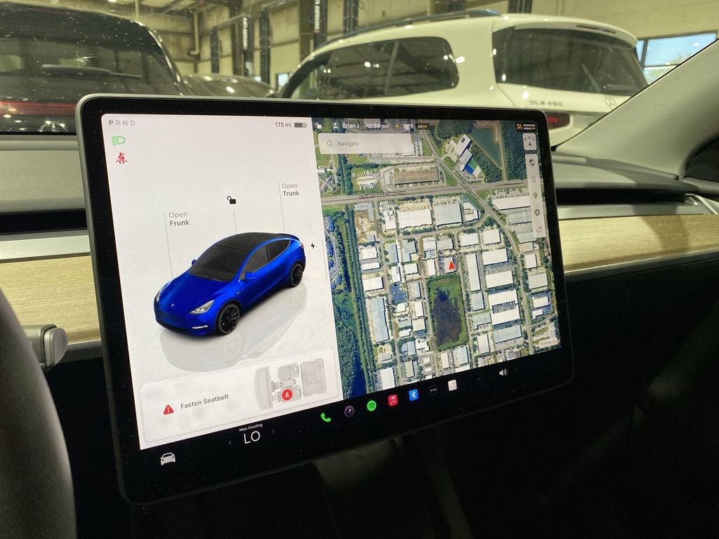 Used 2023 Tesla Model Y Performance image 7