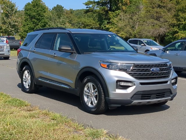 Used 2022 Ford Explorer XLT w/ Equipment Group 202A RWD image 15
