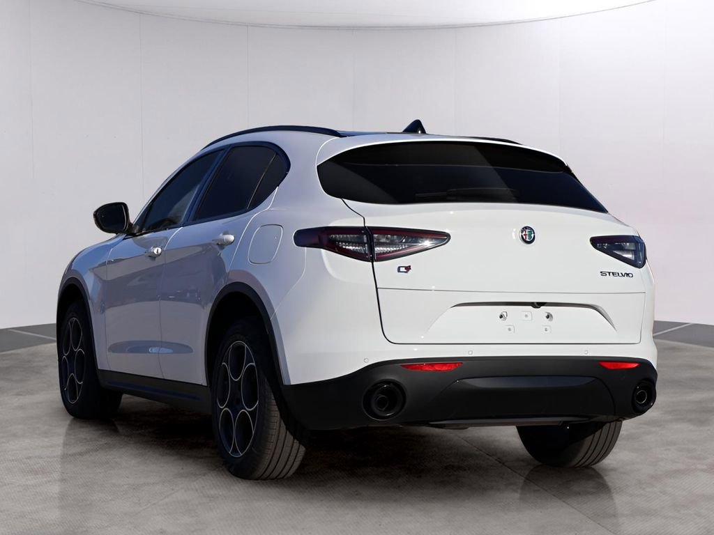 New 2025 Alfa Romeo Stelvio Sprint image 5