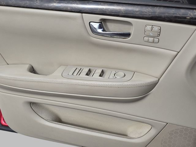 Used 2011 Cadillac DTS Luxury image 26