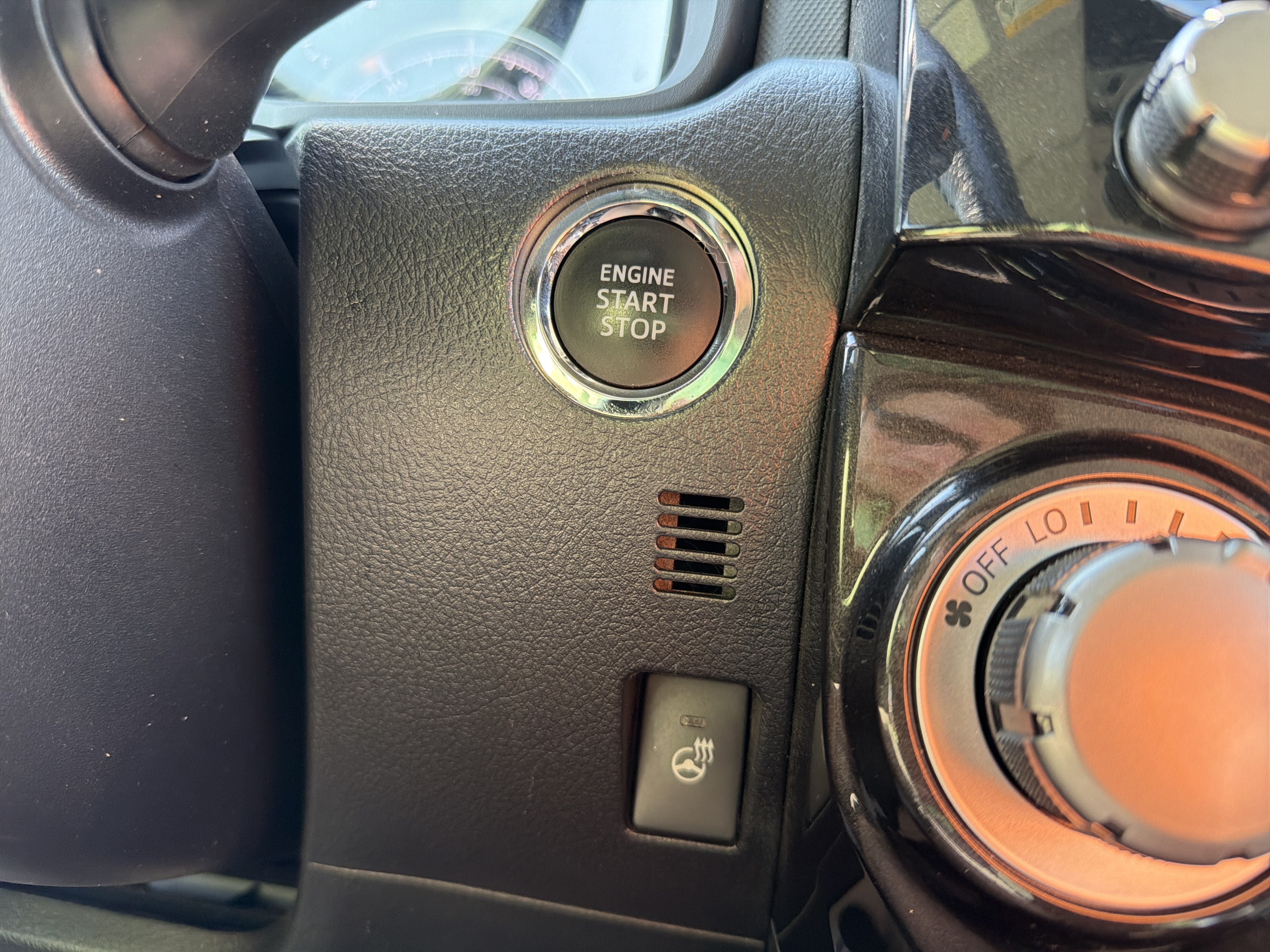 Used 2024 Toyota 4Runner TRD Off-Road Premium w/ Off Road Premium Plus Package AWD/4WD image 17