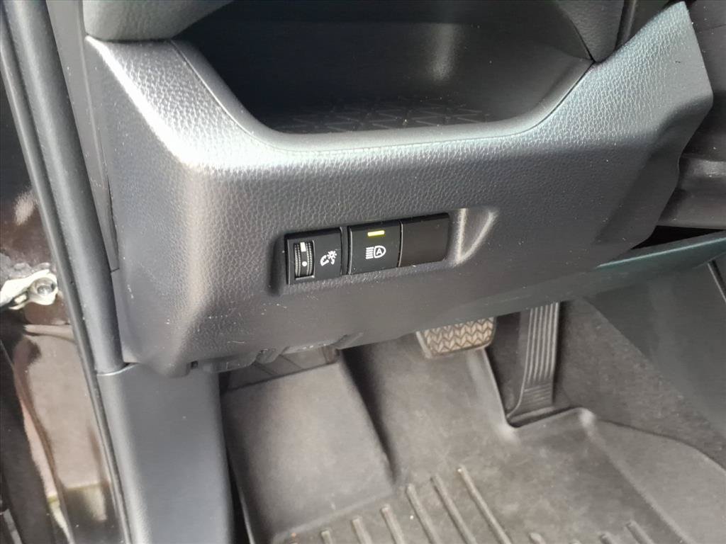 Used 2021 Toyota RAV4 LE AWD/4WD image 27