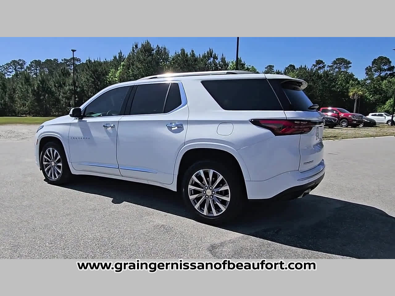Used 2023 Chevrolet Traverse Premier FWD image 27