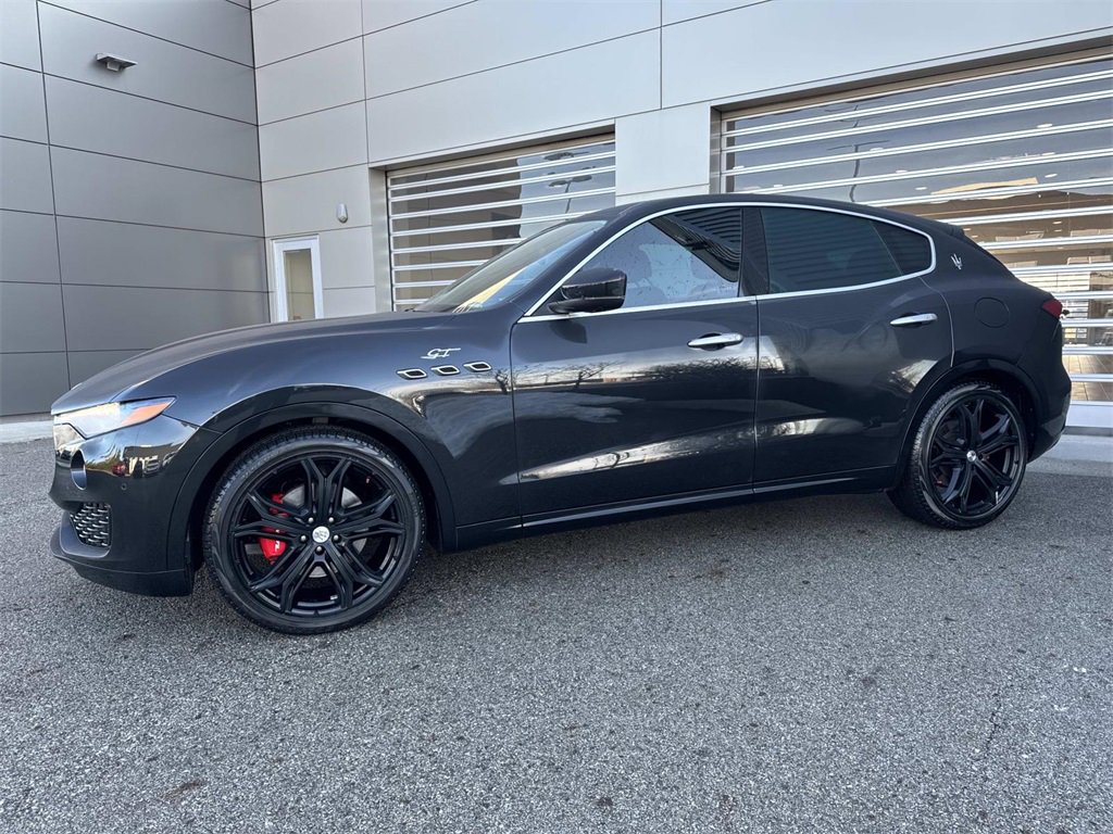 Used 2023 Maserati Levante GT image 3
