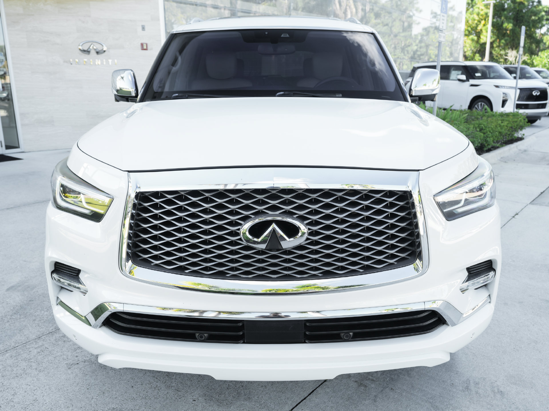 Used 2019 INFINITI QX80 Luxe w/ 22" Wheel Package RWD image 13