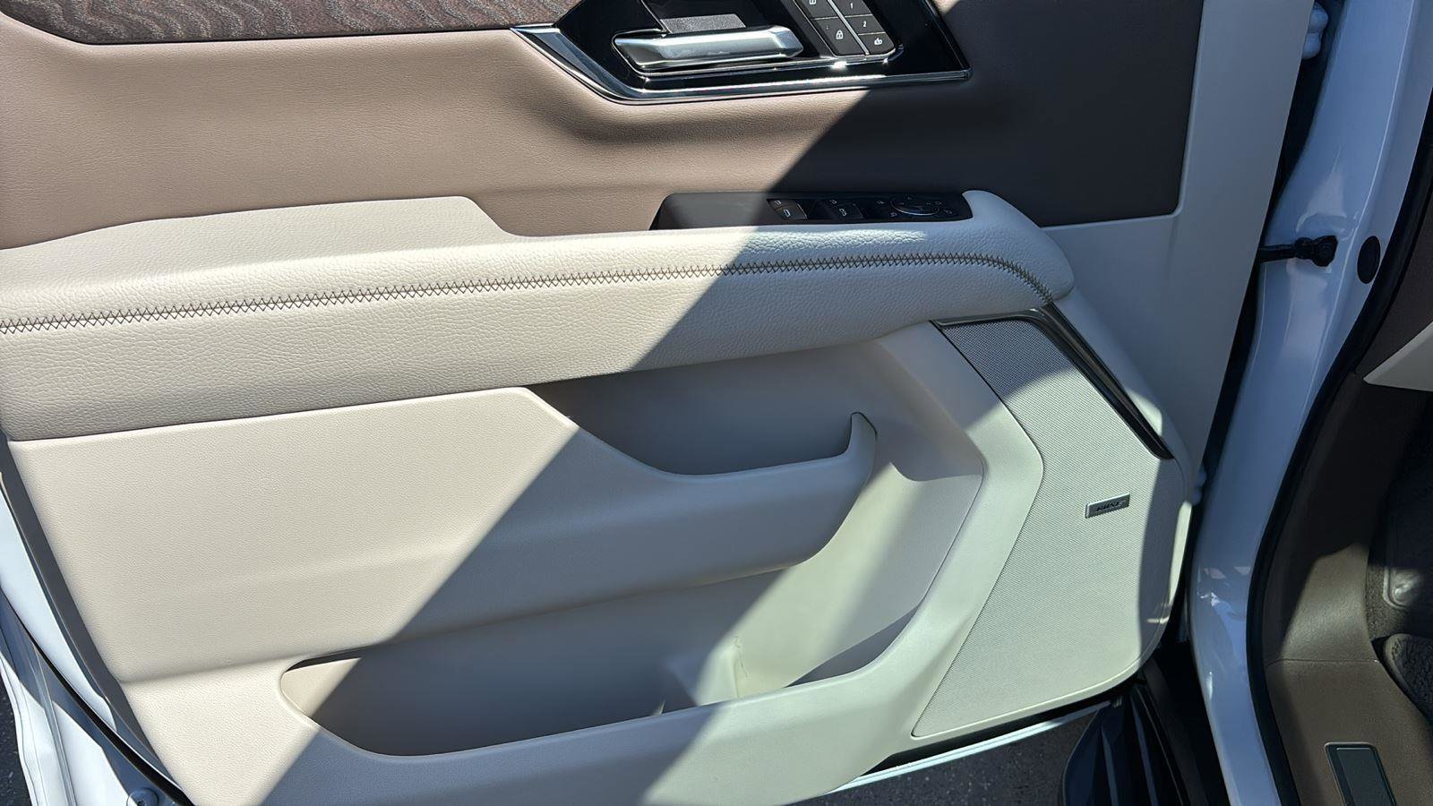 New 2026 GMC Yukon Denali w/ Advanced Technology Package image 14