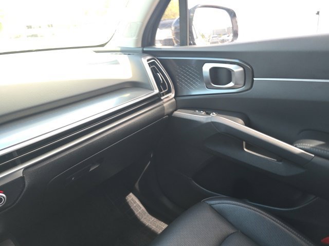 Used 2025 Kia Sorento S w/ Panoramic Sunroof Package FWD image 16