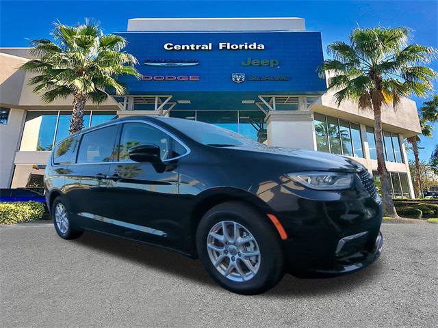 Certified 2024 Chrysler Pacifica Touring-L image 2