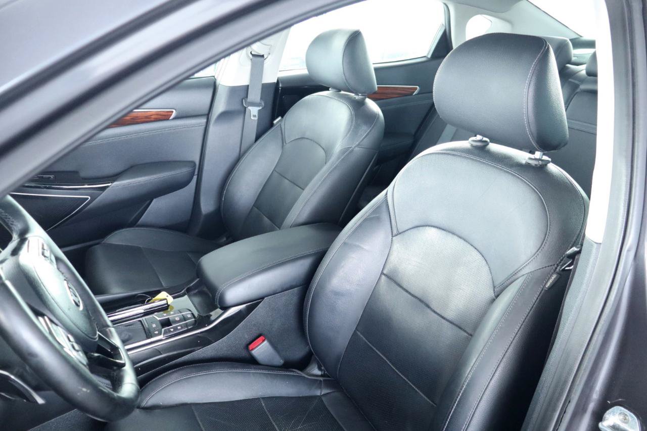 Used 2017 Kia Cadenza Technology FWD image 14