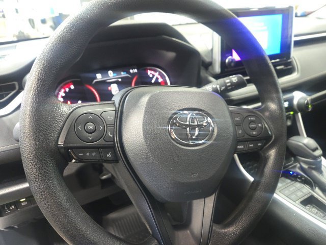 Used 2025 Toyota RAV4 XLE AWD/4WD image 22