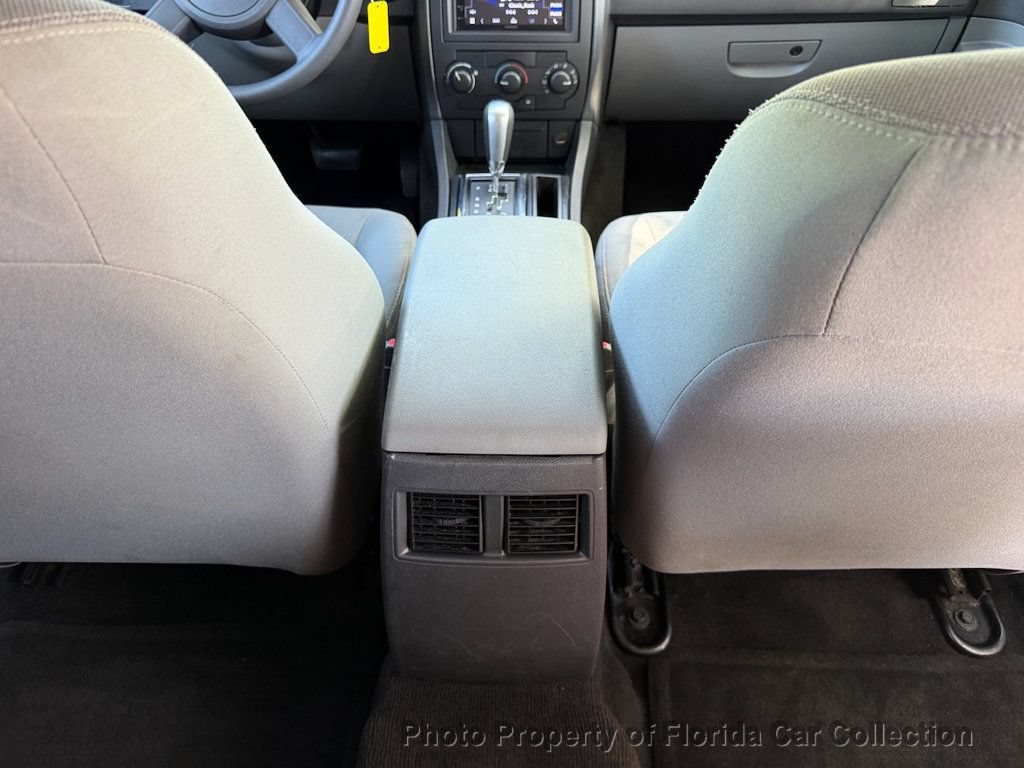 Used 2005 Dodge Magnum SE RWD image 44